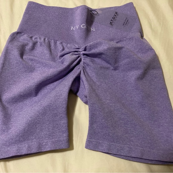 NVGTN Seamless Scrunch Shorts - Picture 2 of 3